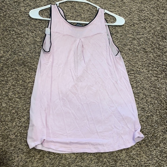 Express Sleeveless Top - Picture 2 of 3